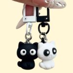 2Pcs Cute Black/White Cat Keychain Funny Universal Backpack Hangings Pendant Car Keychain Accessories